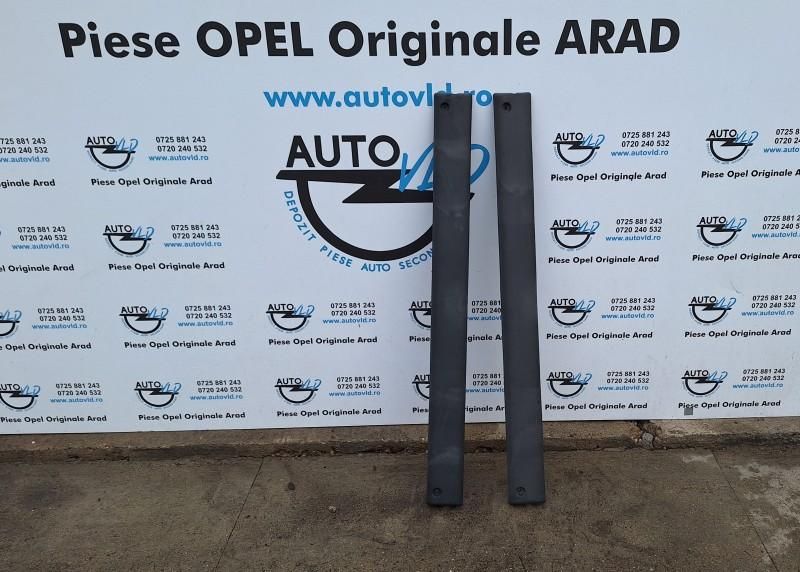 Bandou usa laterala Nissan Interstar