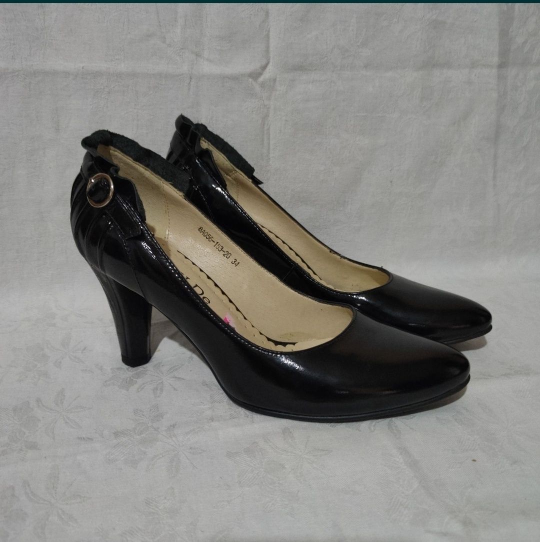 Туфли Clotilde 34 размера