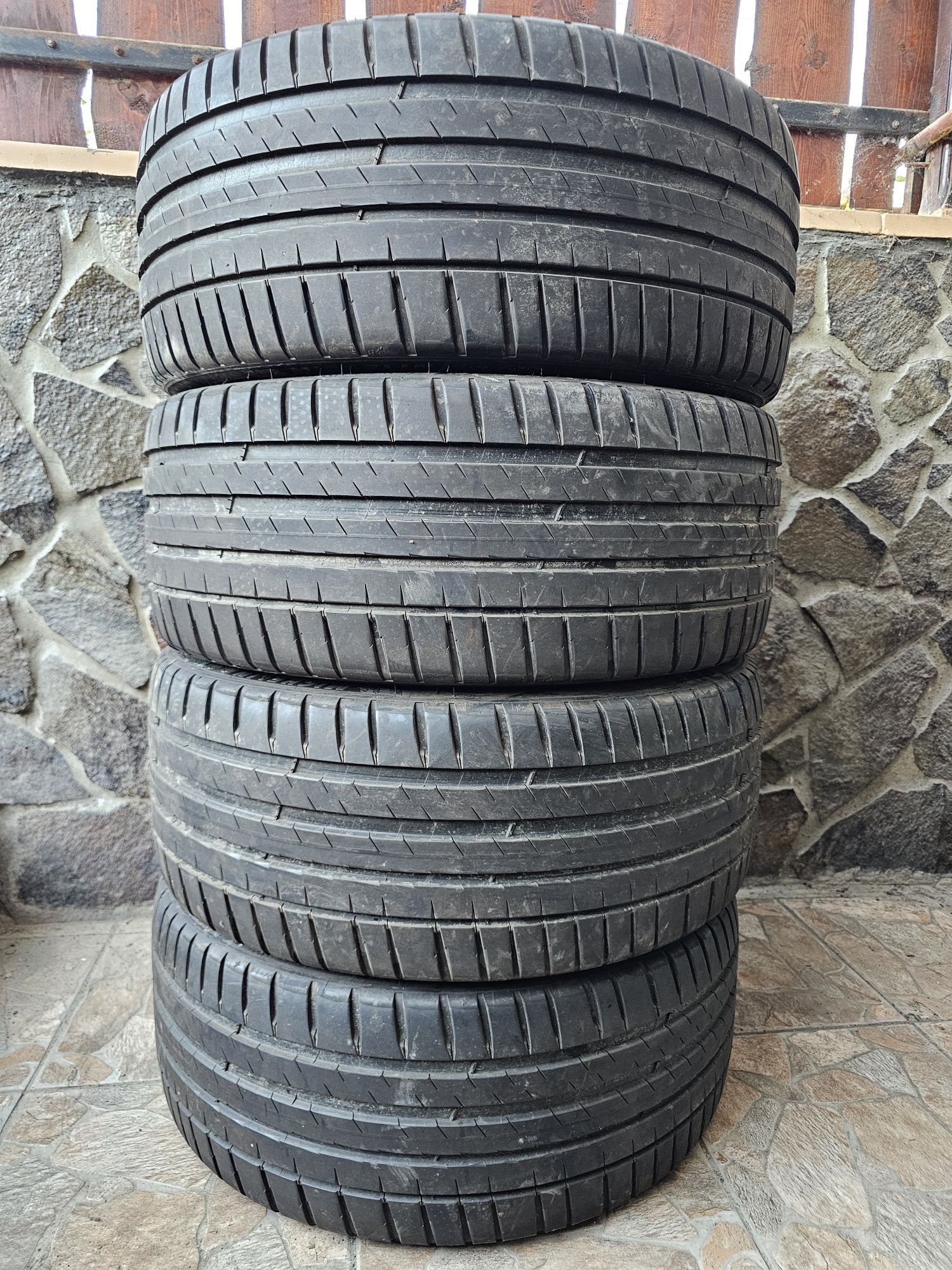 Anvelope Michelin 235/35 R19 Ca Noi!