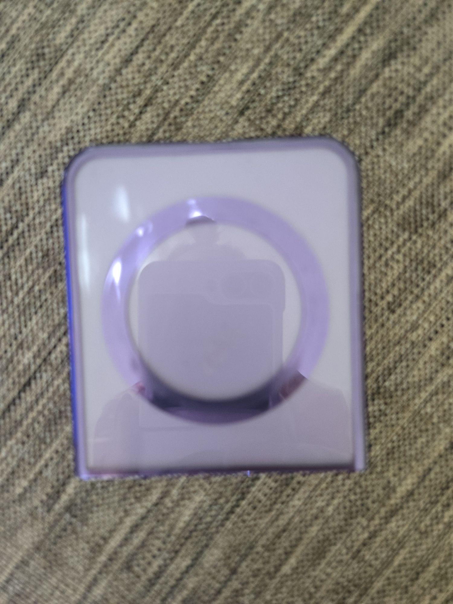 Samsung Zip Flip 4 purple