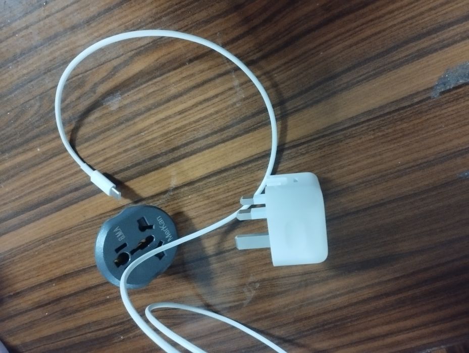 Iphone ariginal zaryatnik sotiladi