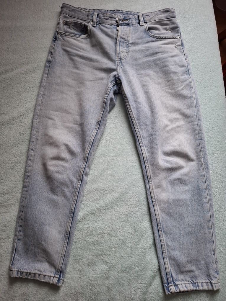 Мъжки дънки на Zara