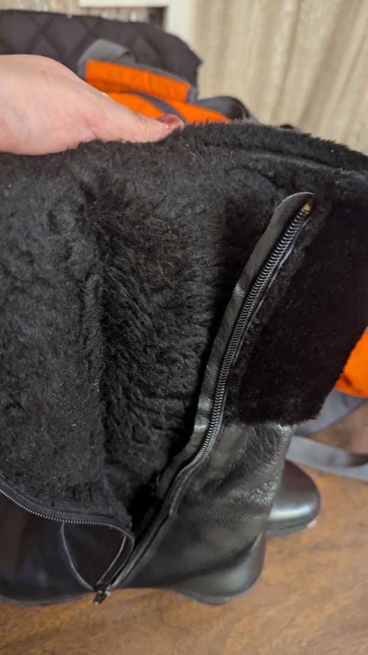 Продам кожаные сапожки