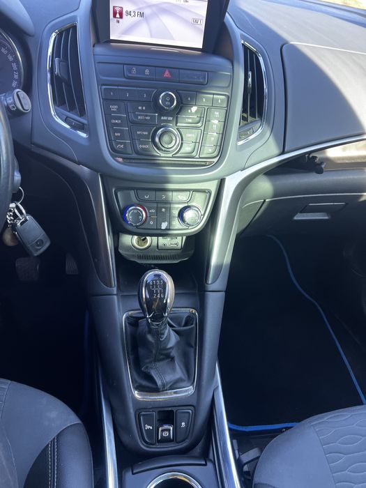 Opel zafira 2.0cdti 2013