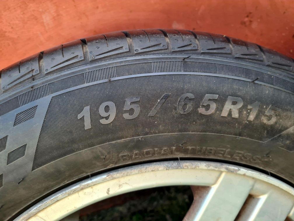 VW Passat 5 4 бр.лети джанти 15 с летни гуми Sailun Atrezzo 195/65/15