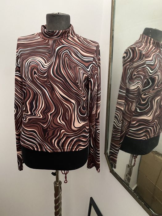 Helancă maro ; Vestă blăniță artificială ; vestă lungă fâș