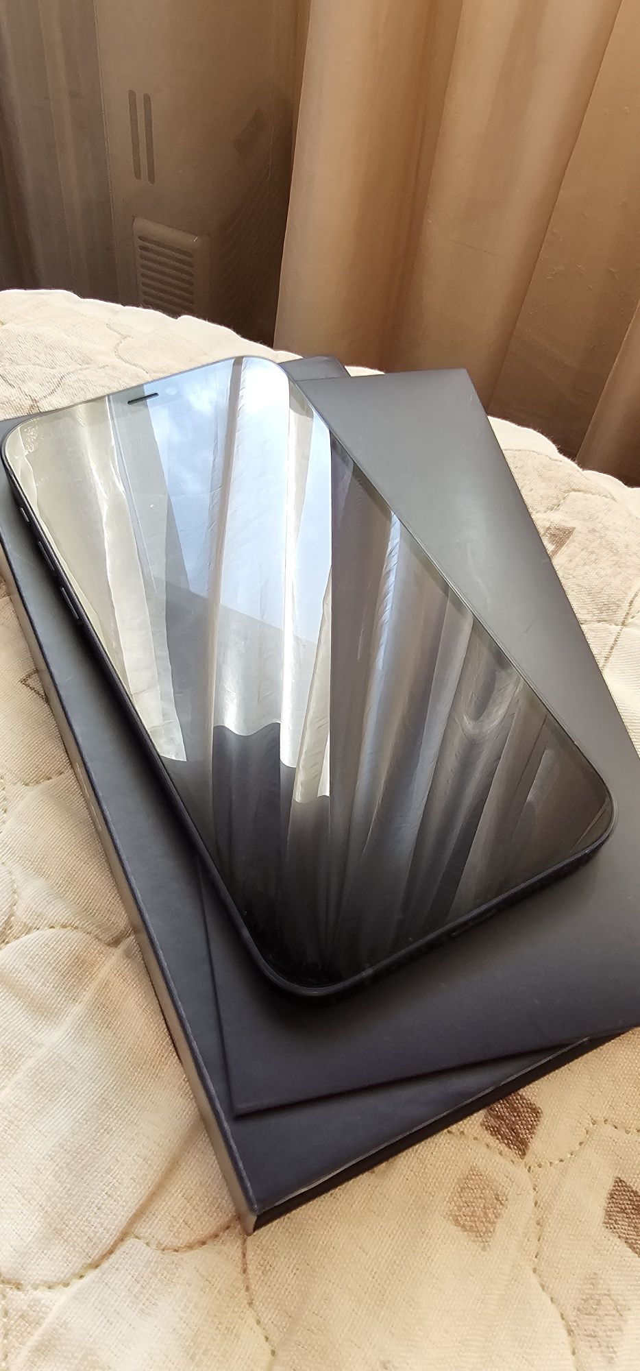 iPhone 12 64GB като нов в гаранция