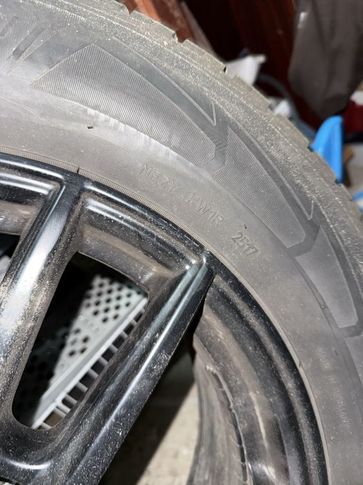 Jante cu cauciucuri de iarna SUV R17