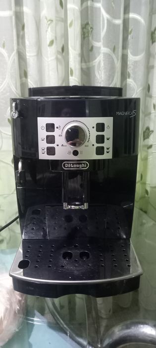 DEVĂNZARE Delonghi stare bună face cafea tare