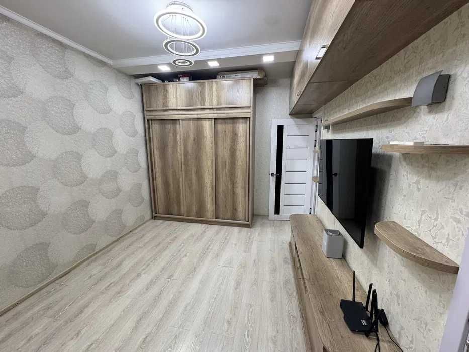 метро М.Улугбек.  Чиланзар - 3 кв-л  1/3/4