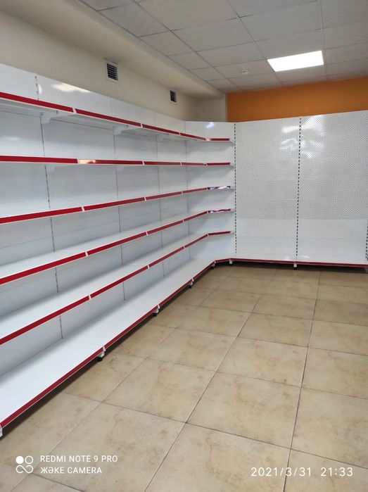 Металлические стеллажи и торговое оборудование в магазин