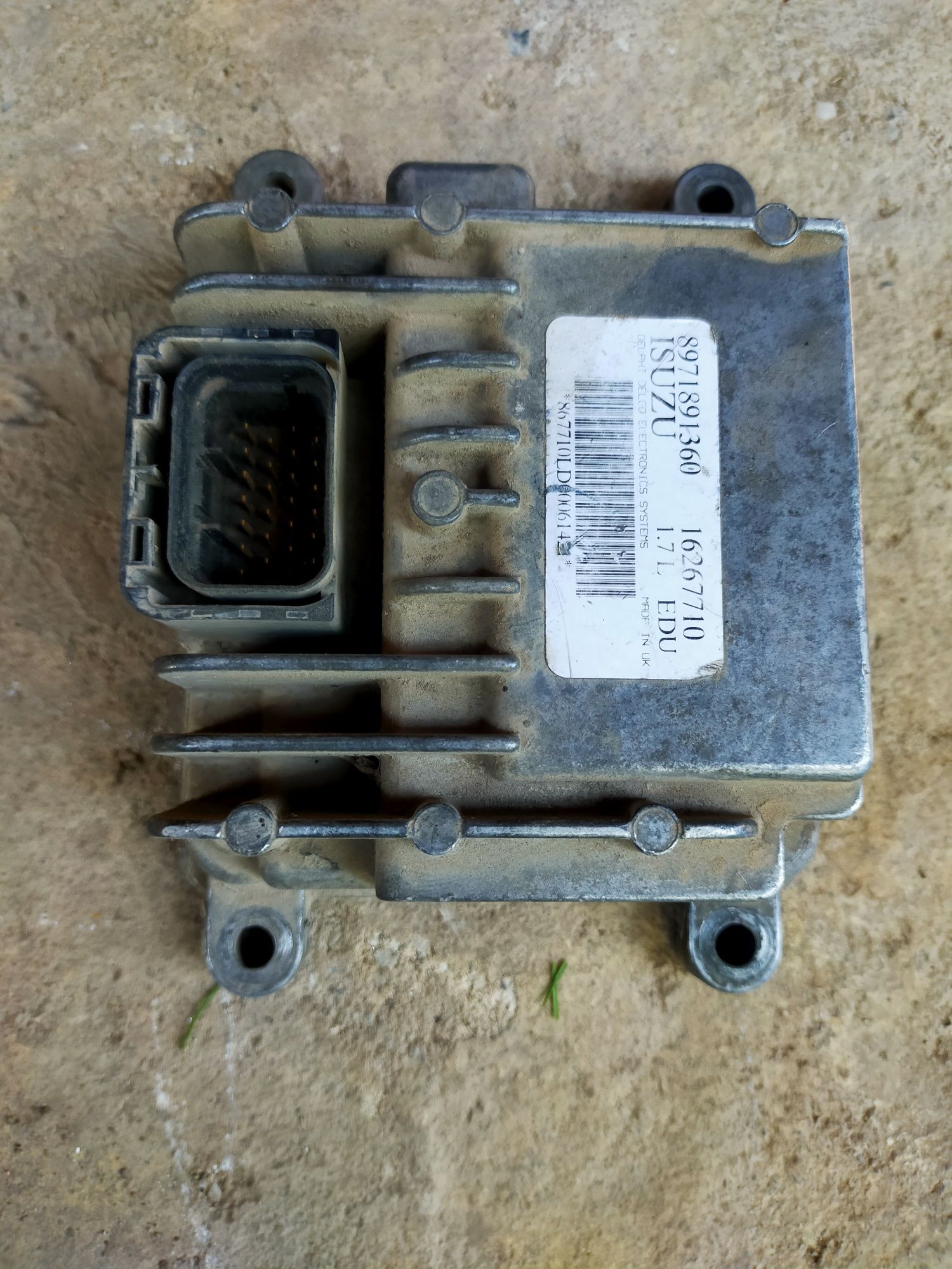 Calculator și Pompa de injecție ISUZU