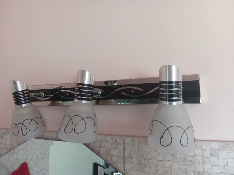 Lustra cu becuri inclusa