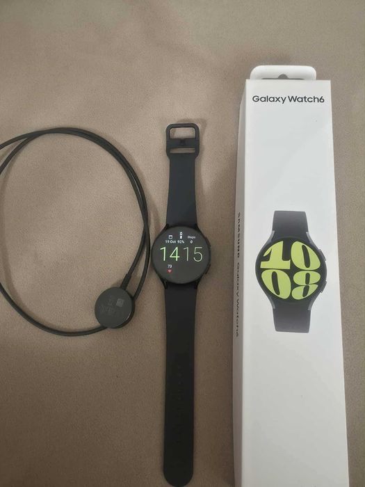 Galaxy Watch6 R940 (44 мм, Graphite) + подарък бяла оригинална каишка
