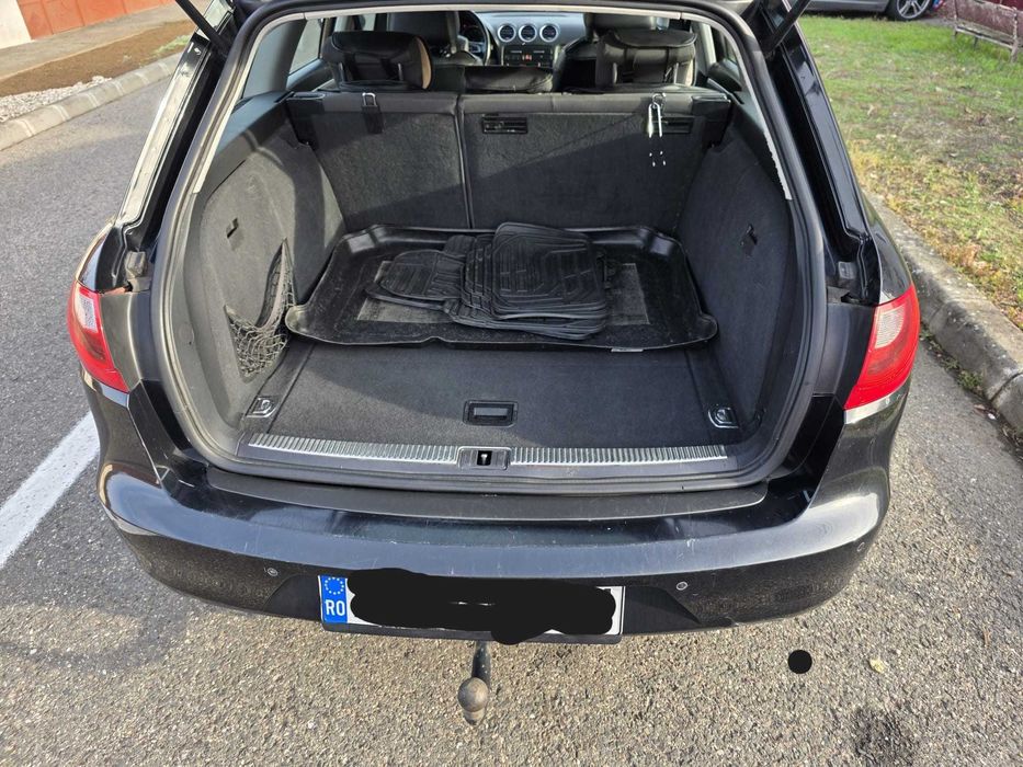 Seat Exeo  an 2012, 2.0 TDI, 143 CP, 273.500 km, 4950 euro negociabil.