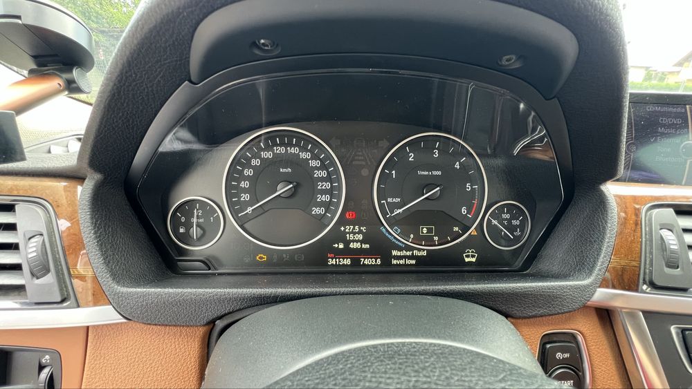 BMW F30 320d Luxury Line / HUD / Harman / Navi Pro / Manuală