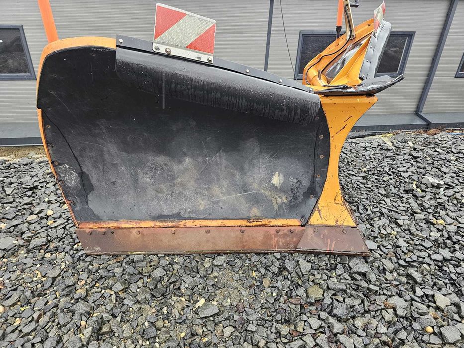 Lama deszapezire Unimog în V