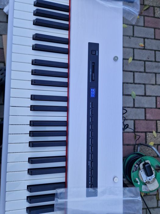 Pian electronic nefolosit