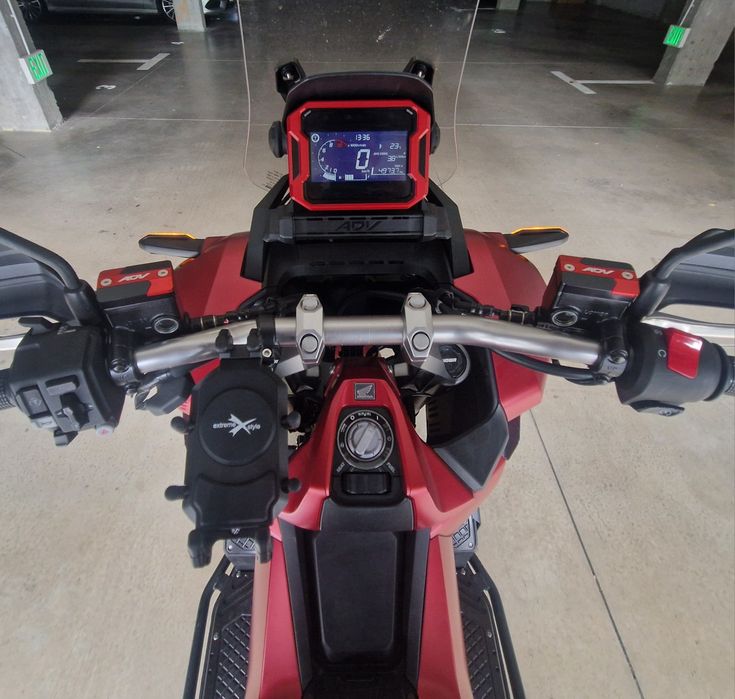 Vand Honda ADV 350