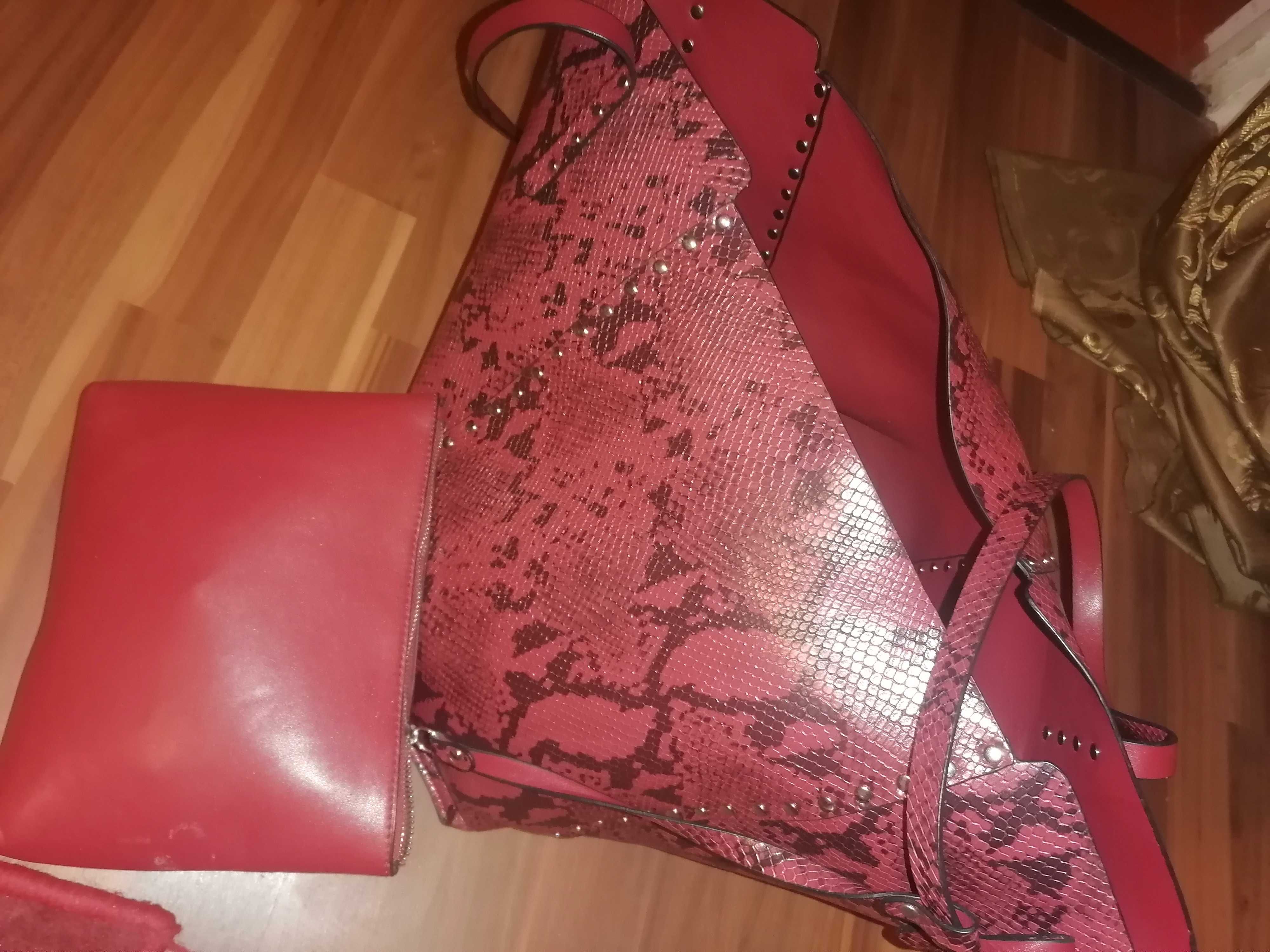 Geanta ZARA Originala, cu portofol 
imitatie de piele sarpe, grena