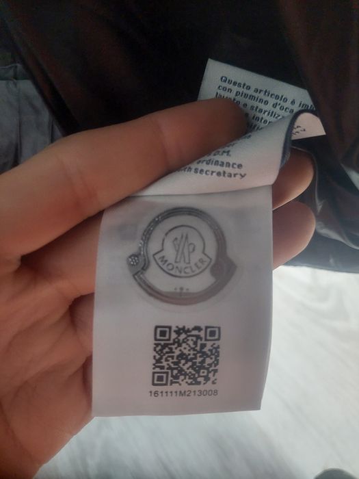 Vand/Schimb Geaca Moncler