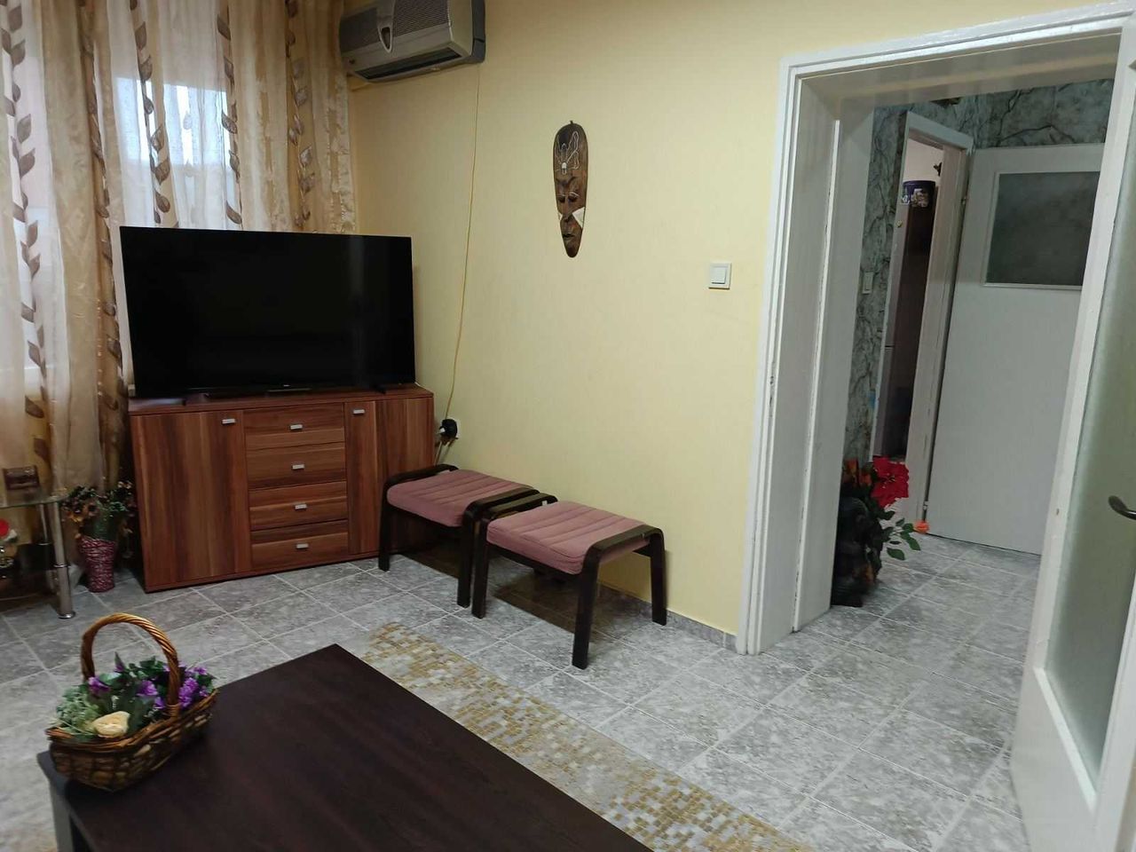 Дава се под наем Двустаен апартамент в Бургас, Център - 55 кв.м за 400 € - Снимка #1