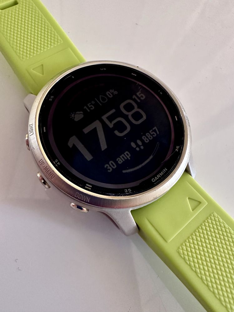 Garmin Fenix 6S Pro Solar– компактен мултиспорт GPS смарт часовник