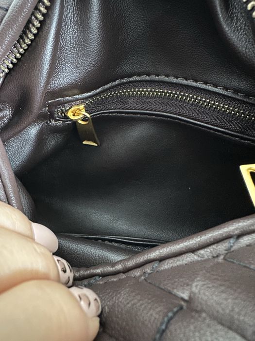 Чанта по модел на Bottega Veneta