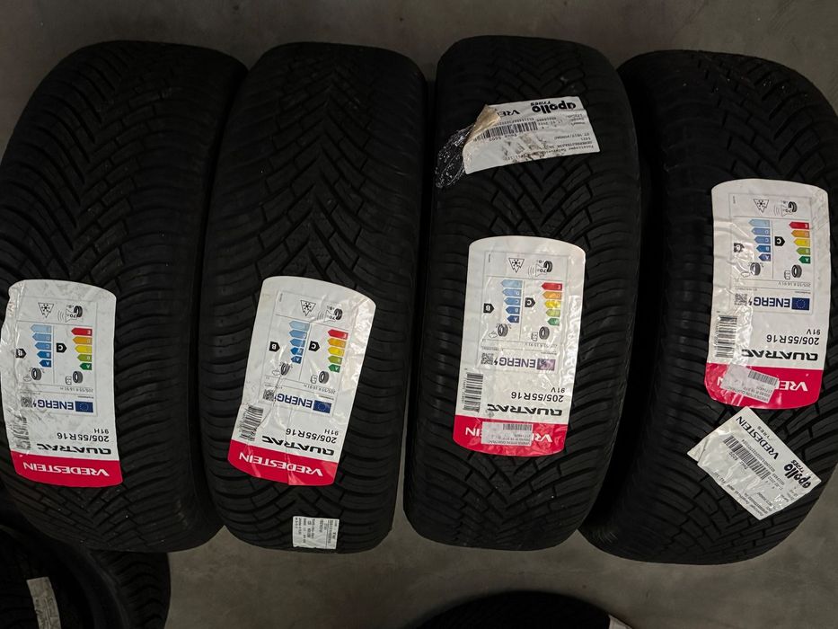 Vând 4 anvelope 205/55/16 vredestein de patru sezoane noi