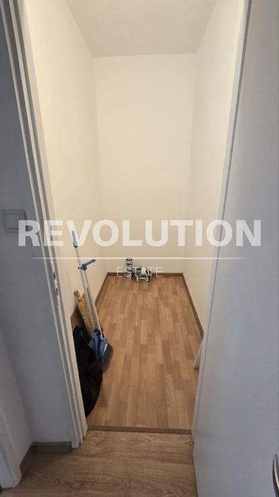 Дава се под наем Тристаен апартамент в Варна, Базар Левски - 70 кв.м за 390 € - Снимка #6