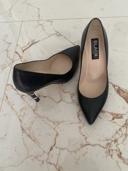 Дамски обувки на ток от естествена кожа