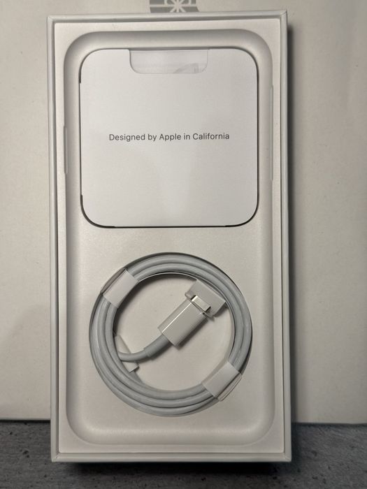 iPhone XR 64GB - неразличим от нов