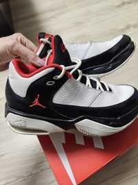 Adidasi Air Jordan masira 37,5