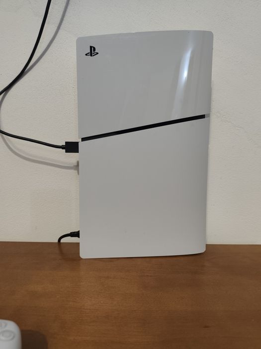 De vânzare unitate PlayStation 5!! cu FC 25 inclus!!