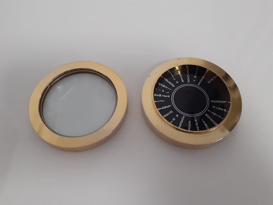 Ceas vintage cu lupa
