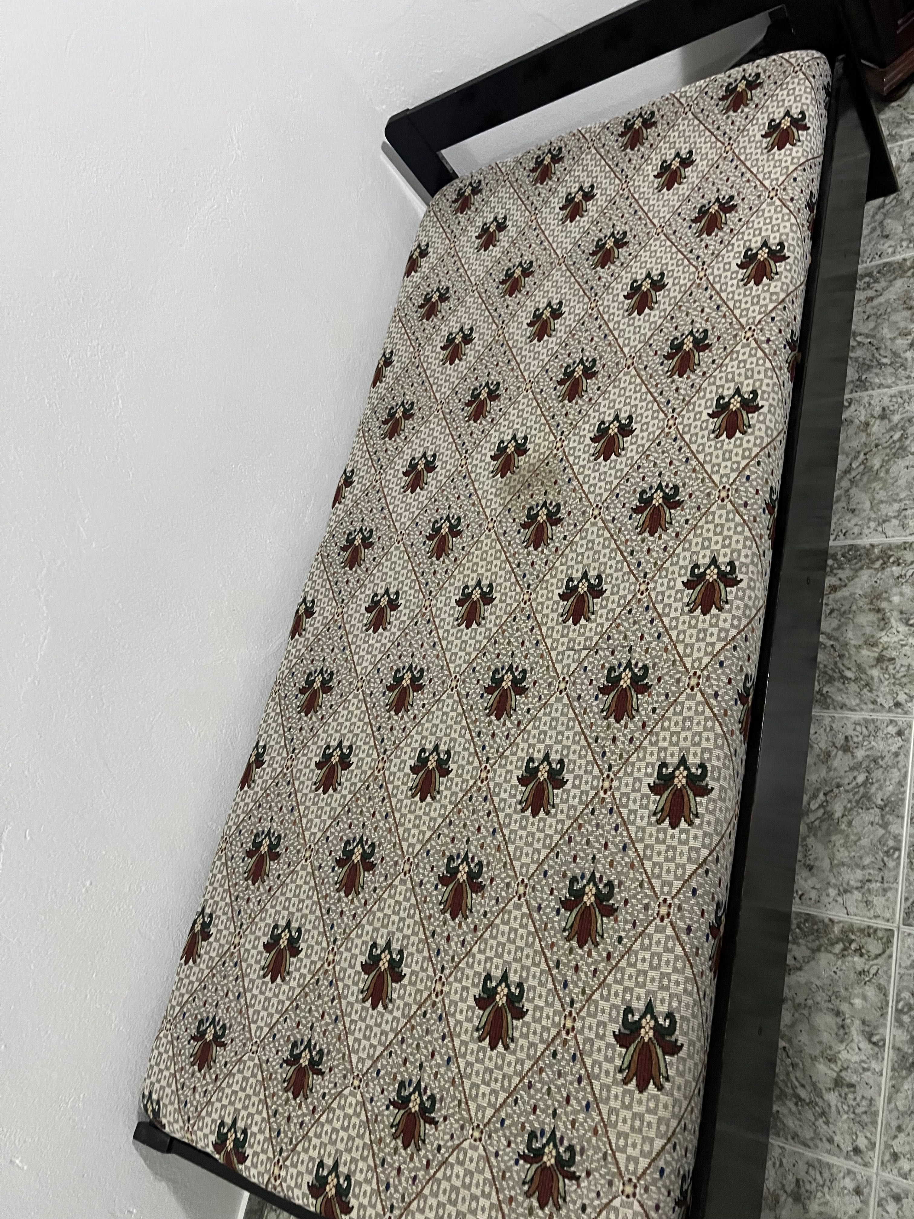 Единично легло масив