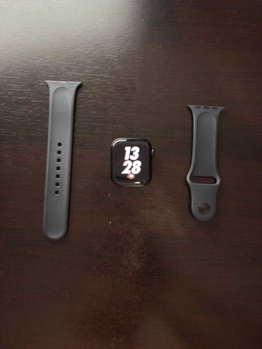 Apple Watch SE (2024) GPS M/L Midnight 40 x 34 cu Cablu de Incarcare!