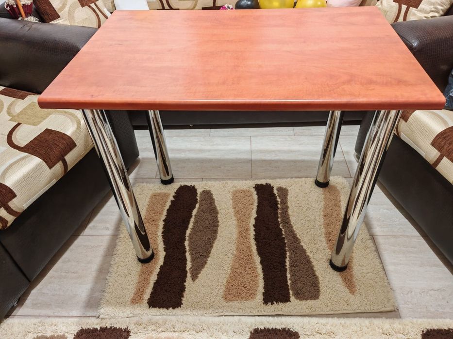 Masa bucatarie 90/60 fin blat termorezistent.Stare perfecta.