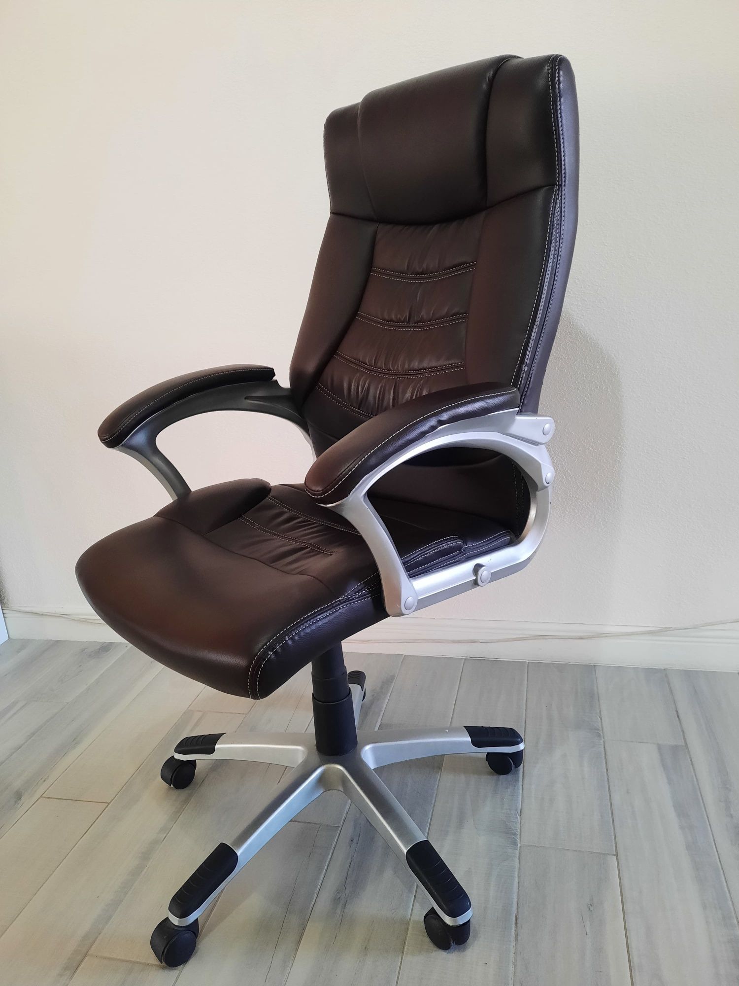 Scaun birou din piele ecologica