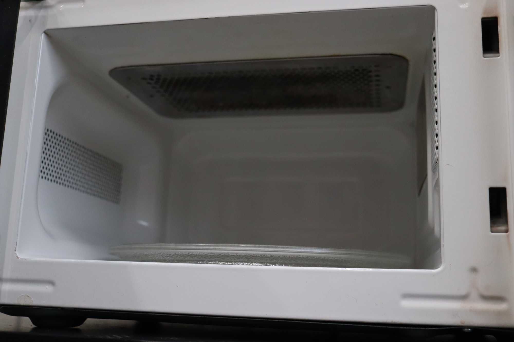 Cecotec Микровълнова фурна с грил ProClean 2110. 700 W с 6 степени,20L