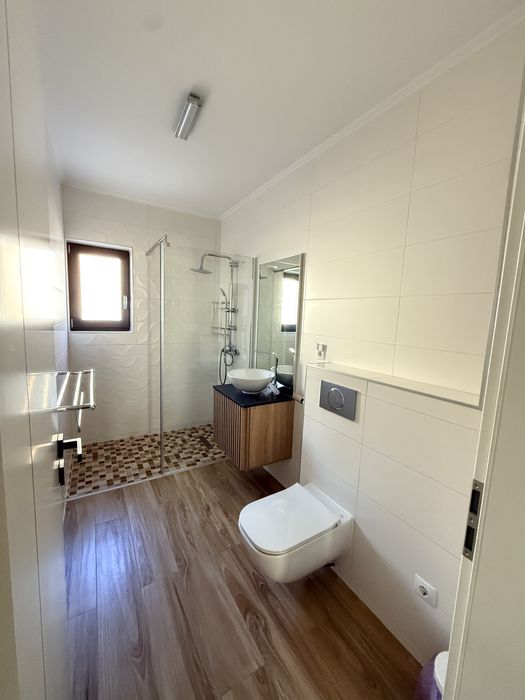 Inchiriez apartament 450e