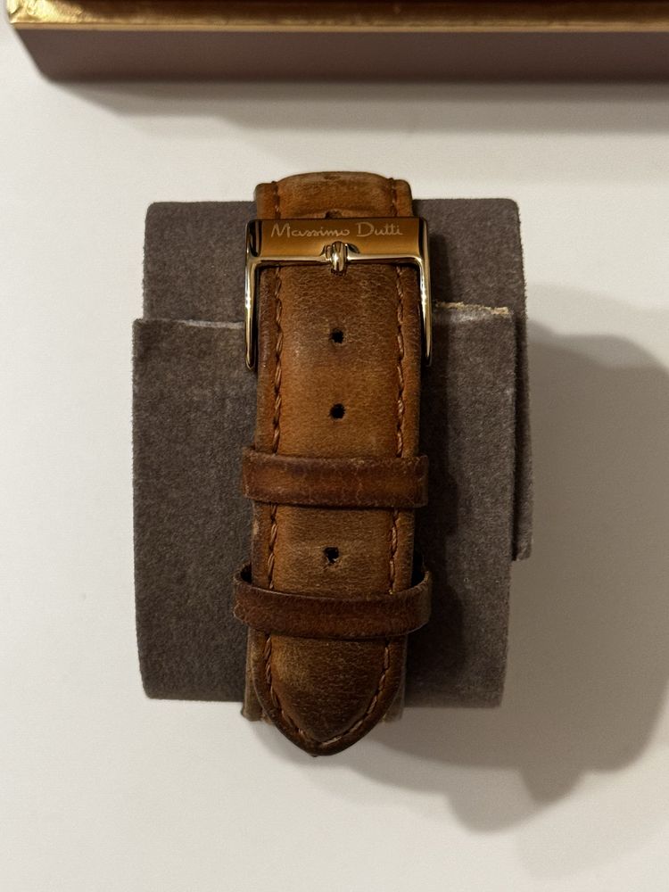 Ceas Massimo Dutti curea de piele maro si accesorii