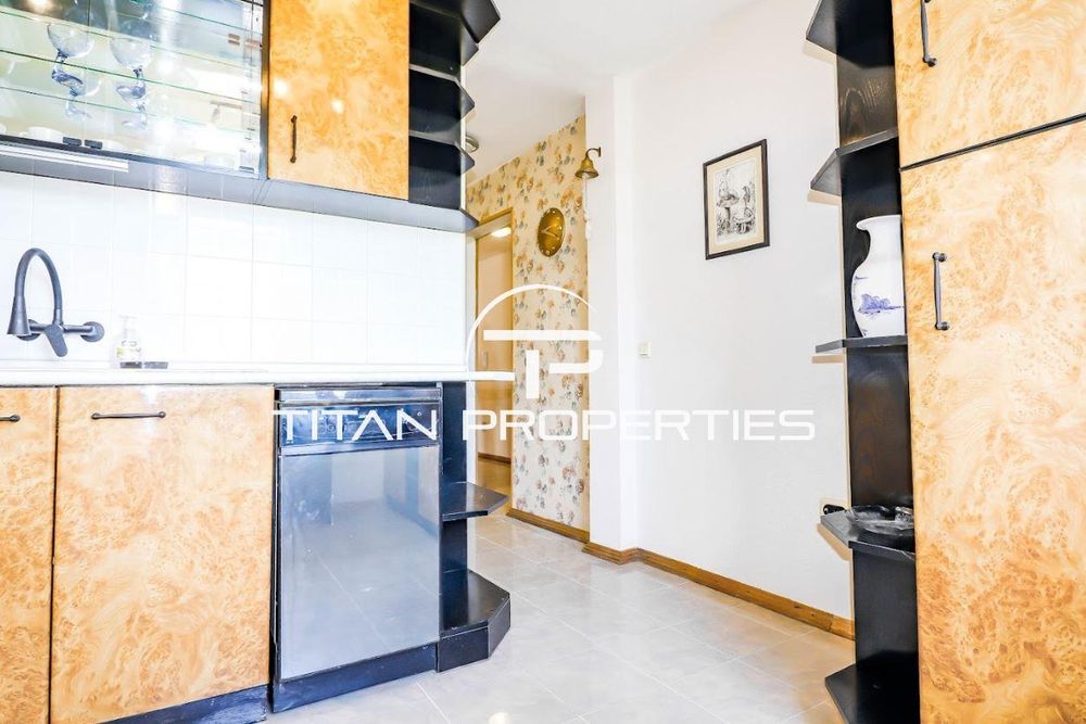 Дава се под наем Четиристаен апартамент в Варна, Общината - 150 кв.м за 1000 € - Снимка #8