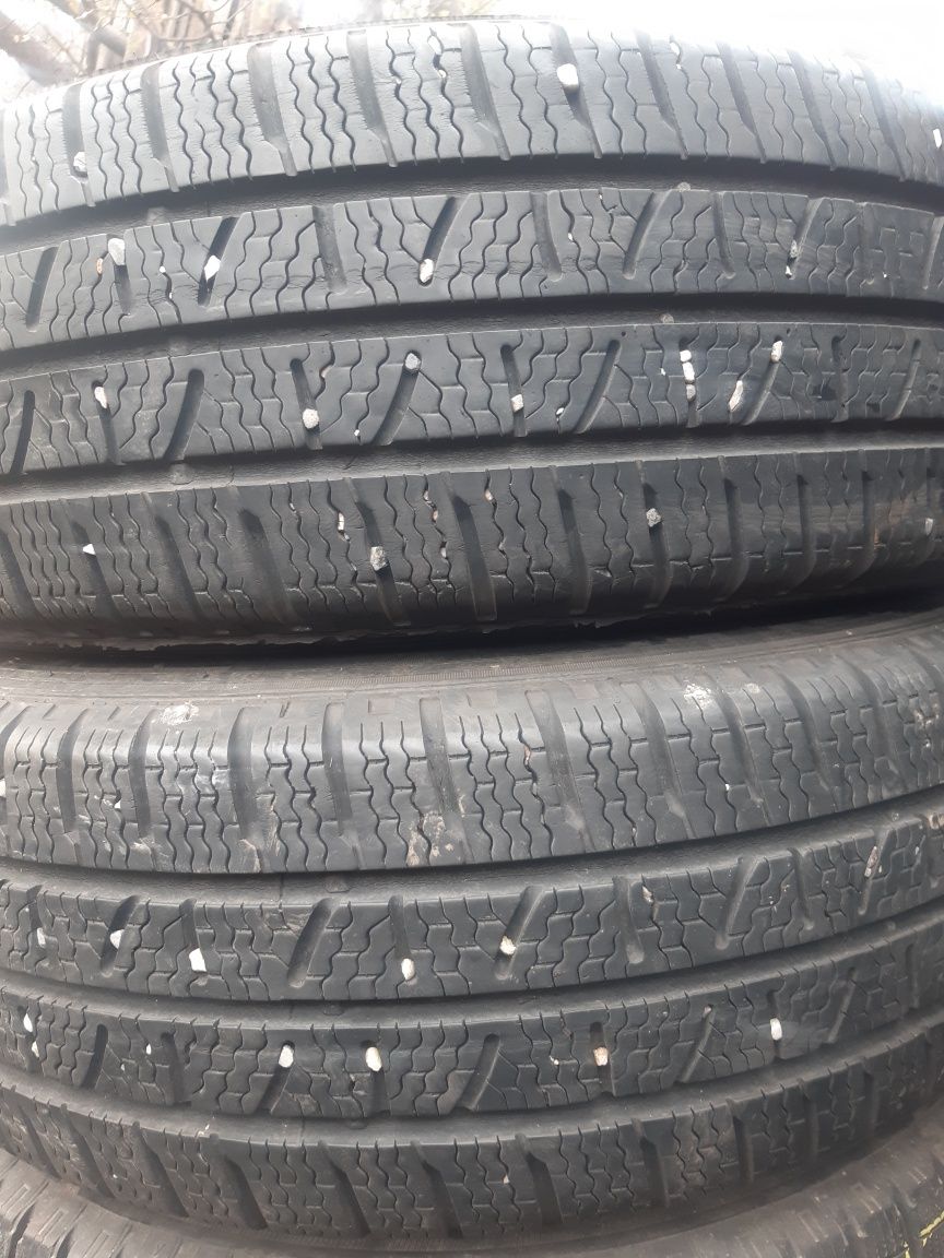 2 anvelope 215/60r16C marca Pirelli preț 460 lei ambele