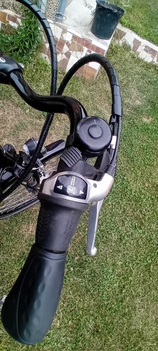 Bicicletă electrică asistată .