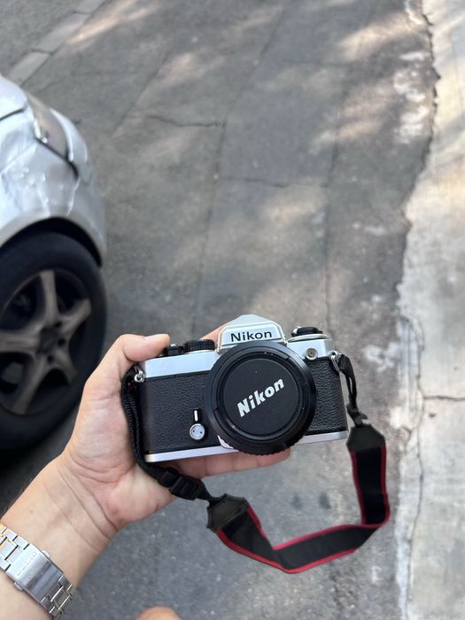 Vand nikon Fe + obiectiv Nikkor 50mm f1.4