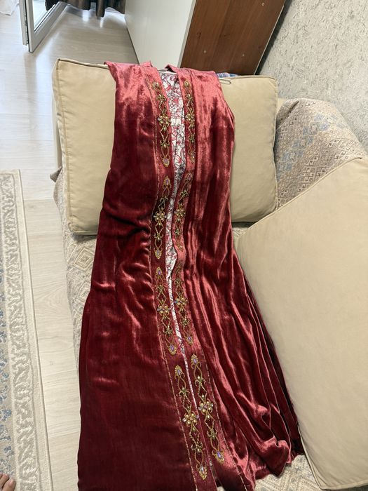 Продаю очень красивый бешпент от сыргалым