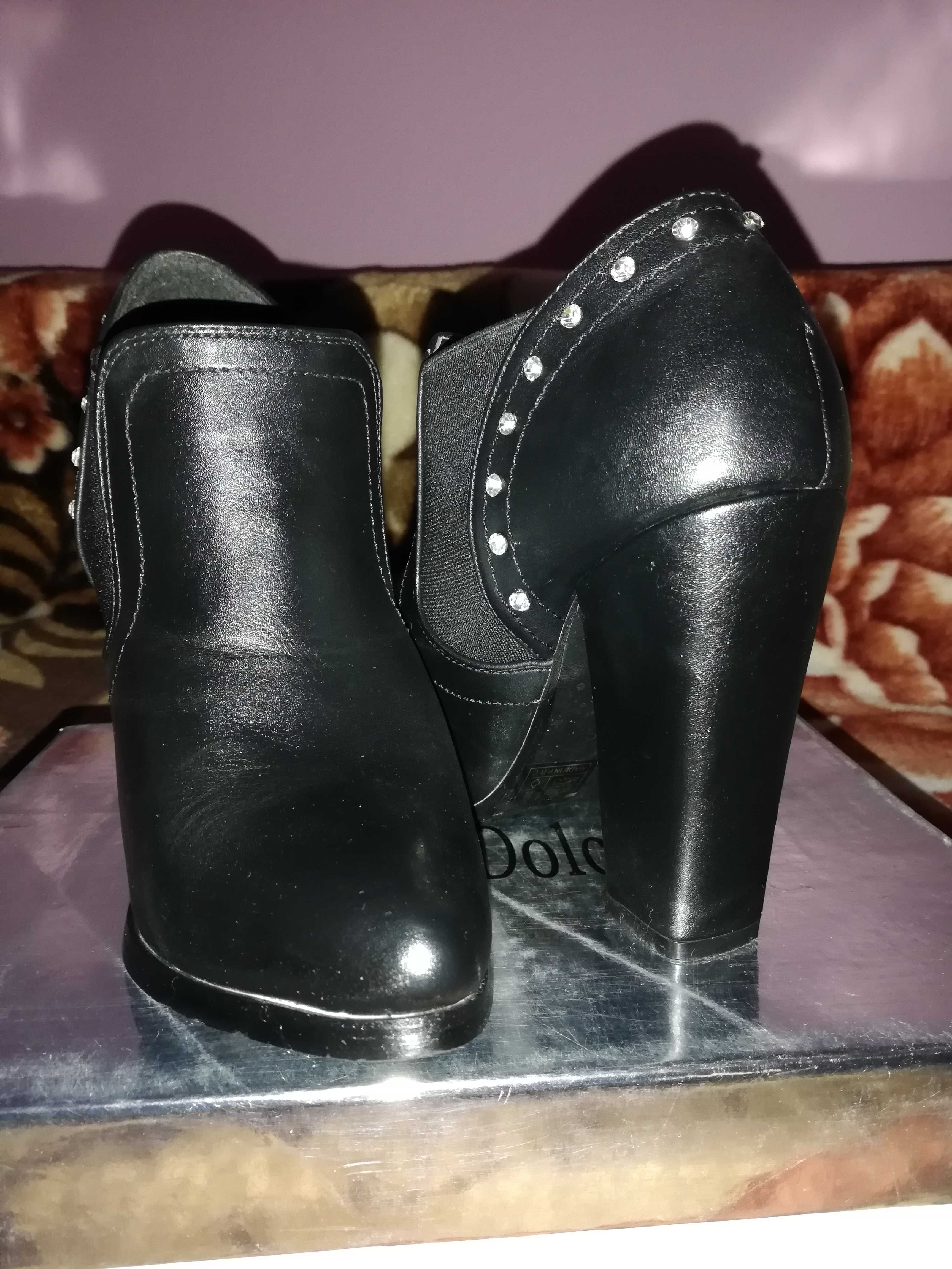 Botine mărimea 36