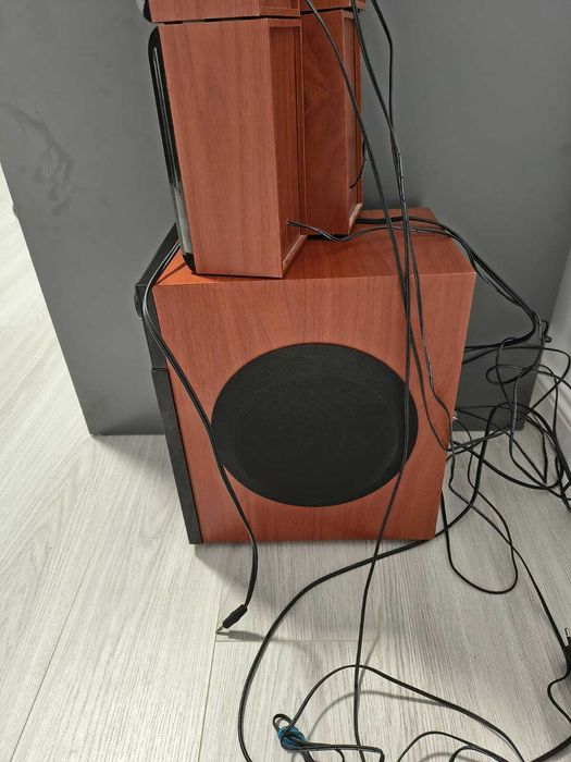 Sistem 4.1 defect, reparabil