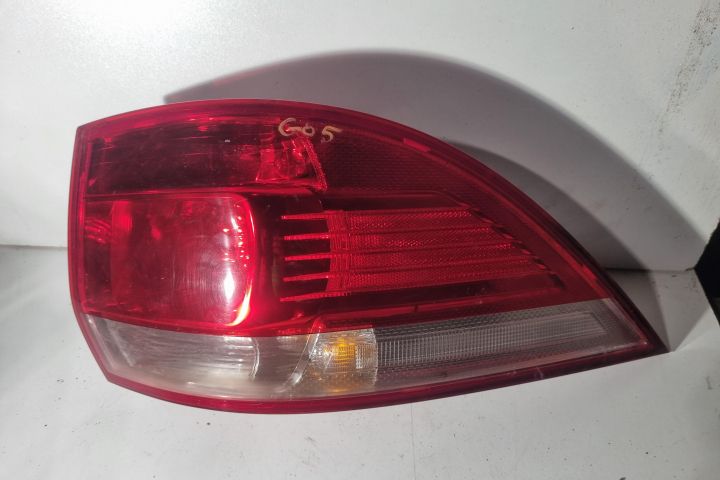 Lampa / Tripla stop dreapta pe aripa Volkswagen VW Golf a 5-a generat